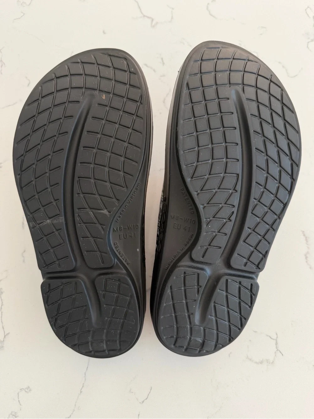 OOFOS OOahh Luxe Recovery Slides Animal Print Black Gray M8 W10 EU41